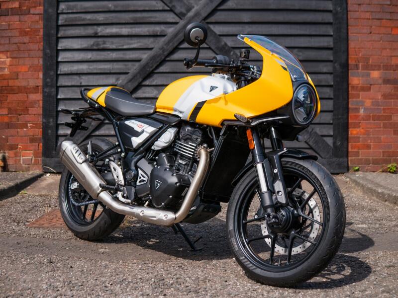 2026 Triumph Thruxton 400