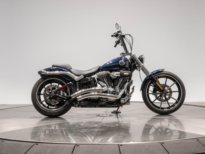 2013 HARLEY-DAVIDSON FXSB BREAKOUT in Big Blue Pearl