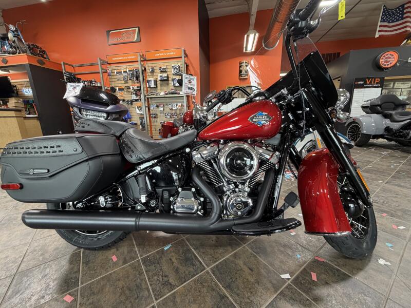 2026 Harley-Davidson® Heritage Classic Brilliant Red