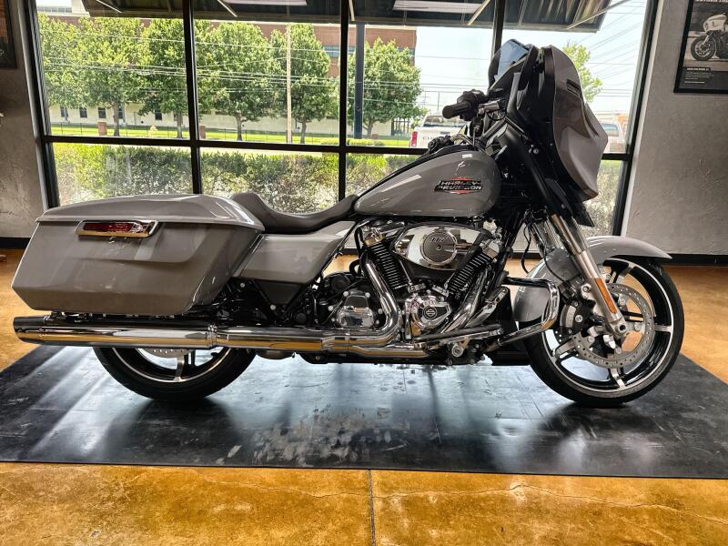 2026 Harley-Davidson® Street Glide® Dark Billiard Gray