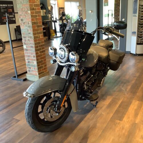 Harley-Davidson® Heritage Classic 2026 FLHC S22-26 Dark Billiard Gray Black Cast Wheels thumb 2