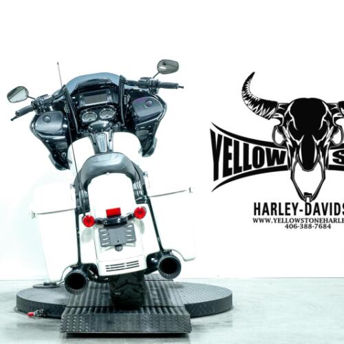 2018 Harley-Davidson® Road Glide® Special Bonneville Salt Pearl thumb 2
