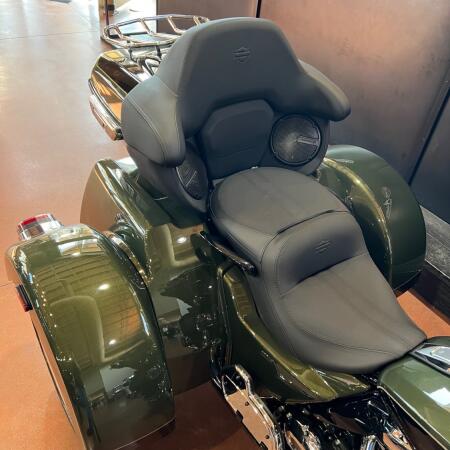 2026 Harley-Davidson® Street Glide 3 Limited FLHLT thumb 1