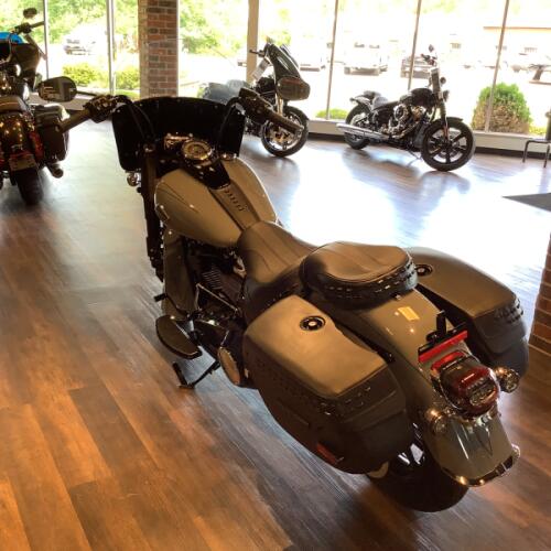 Harley-Davidson® Heritage Classic 2026 FLHC S22-26 Dark Billiard Gray Black Cast Wheels thumb 1