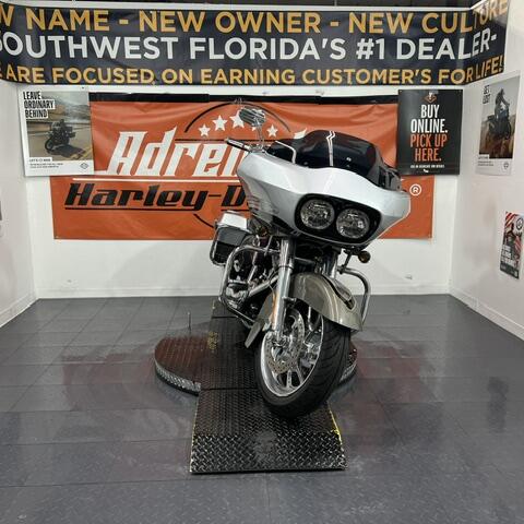 FLTRSE3 2009 CVO™ Road Glide® thumb 2