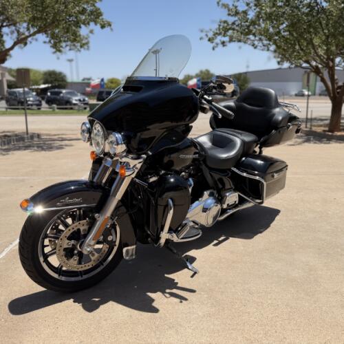 2019 Harley-Davidson® Ultra Limited Vivid Black thumb 0