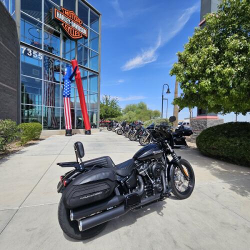 FXBB 2018 Street Bob® thumb 1