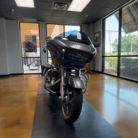 2016 Harley-Davidson® Road Glide® Charcoal Pearl thumb 1