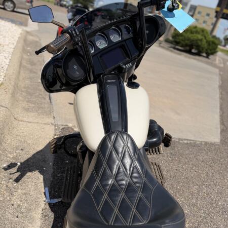 2023 Harley-Davidson® Street Glide® ST White Sand Pearl thumb 1