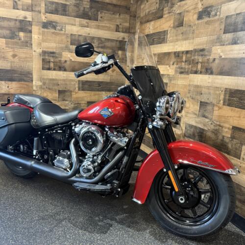 2026 Harley-Davidson® Heritage Classic Brilliant Red Black Cast Wheels FLHC thumb 3