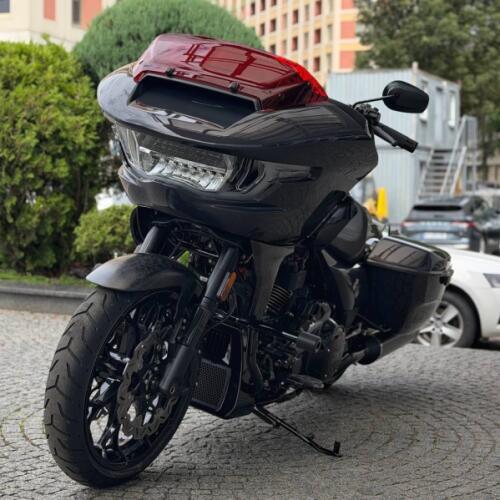 2026 Harley-Davidson® CVO™  ROAD GLIDE® ST  Inferno Gray thumb 3