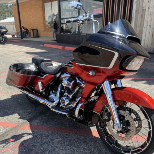 Harley-Davidson® CVO™ Road Glide® 2021 thumb 3