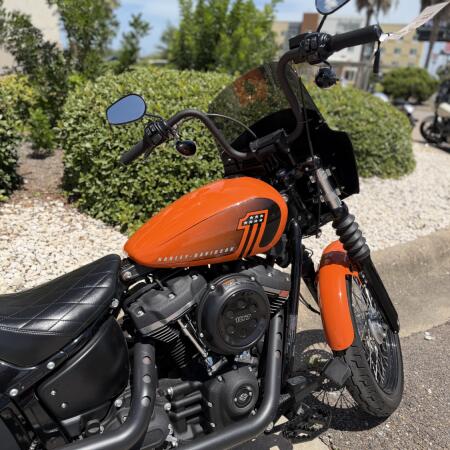 2020 Harley-Davidson® Street Bob® River Rock Gray thumb 2