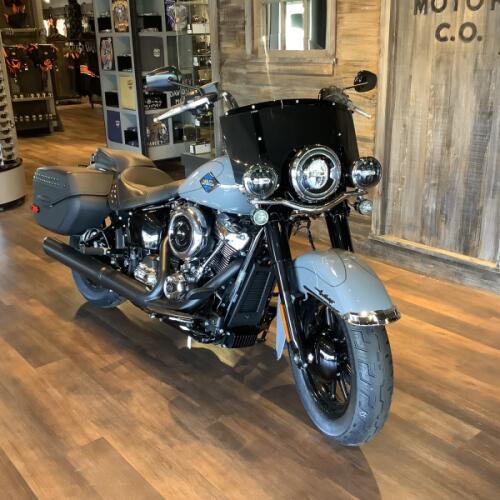 Harley-Davidson® Heritage Classic 2026 FLHC S22-26 Dark Billiard Gray Black Cast Wheels thumb 3