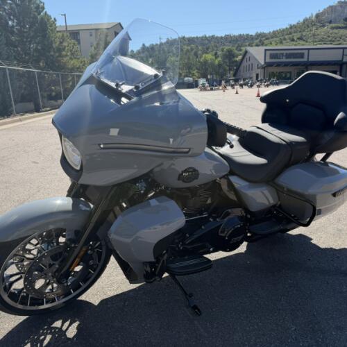 2026 Harley-Davidson® Street Glide Limited thumb 1