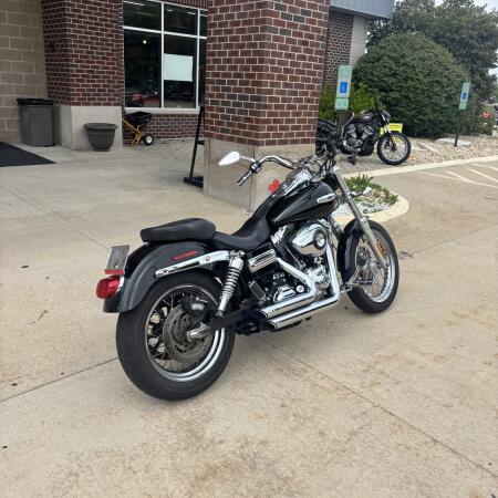 2010 Harley-Davidson® Super Glide® Custom Vivid Black thumb 2