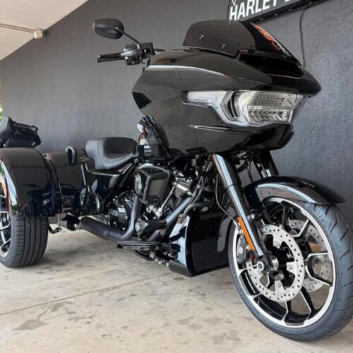 FLTRT 2026 Road Glide 3 thumb 2
