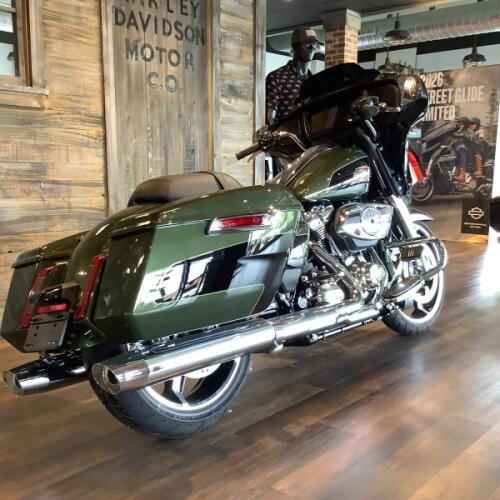 Harley-Davidson® Street Glide® 2026 FLHX T12-26 Olive Steel Metallic / Vivid Black Chrome Trim thumb 0
