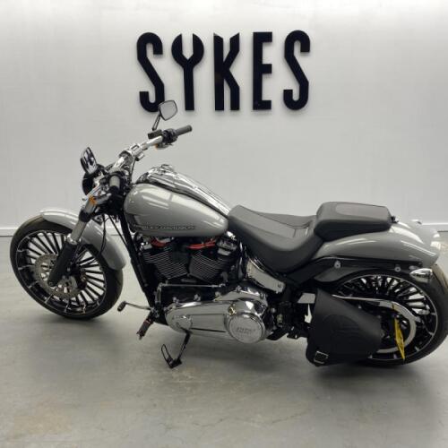 2024 Harley-Davidson FXBR Softail Breakout 117 in Billiard Grey thumb 0