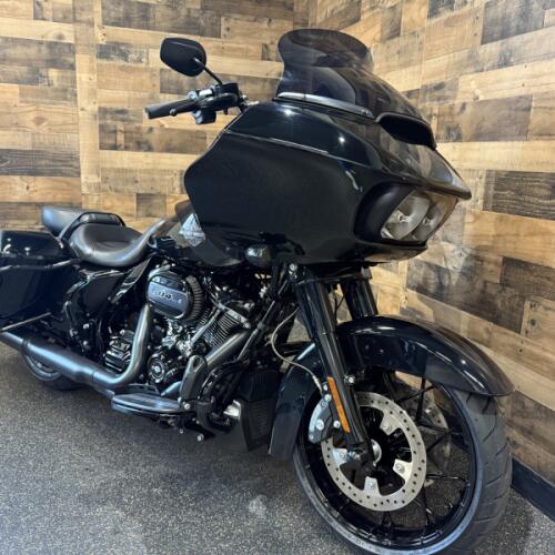 2021 Harley-Davidson® Road Glide® Special Vivid Black FLTRXS thumb 3