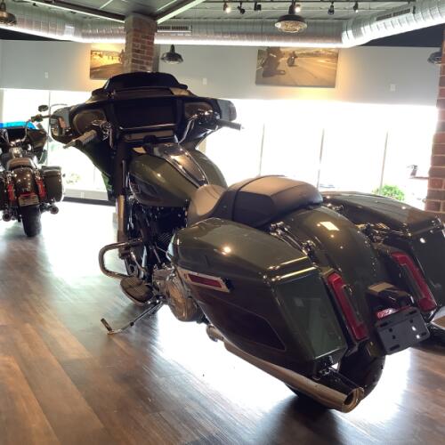 Harley-Davidson® Street Glide® 2026 FLHX T12-26 Olive Steel Metallic / Vivid Black Chrome Trim thumb 1