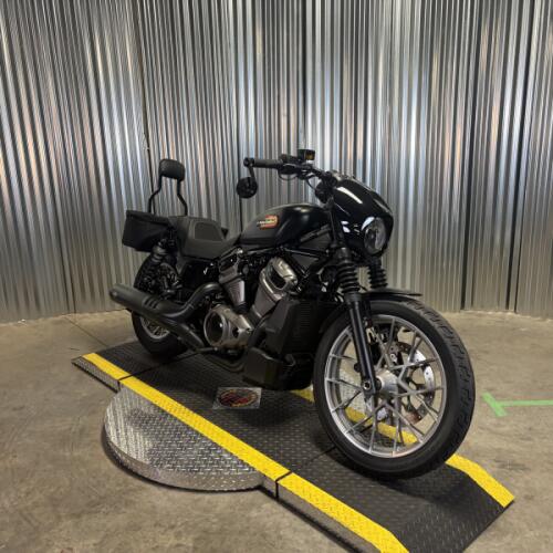 2024 Harley-Davidson® Nightster® Special Black Denim thumb 3