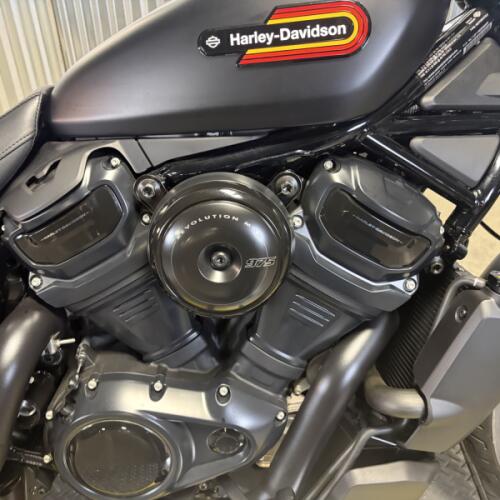 2025 Harley-Davidson® Nightster® Special Black Denim thumb 3