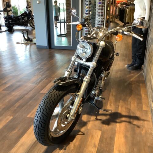Harley-Davidson® 1200 Custom 2013 XL1200C U119-13 Vivid Black thumb 2