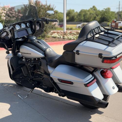 2020 Harley-Davidson® Ultra Limited FLHTK BRSLVDNM/BLKDNM 638347 thumb 1