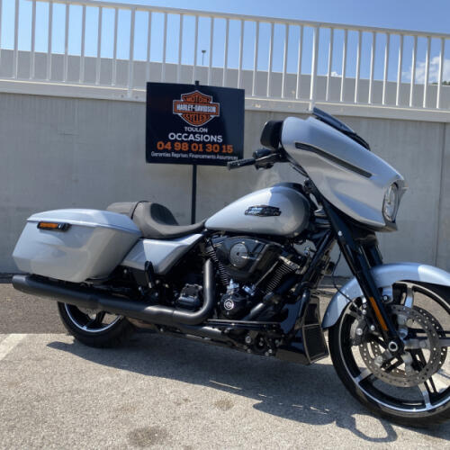 2025 Harley-Davidson® Street Glide™ thumb 1