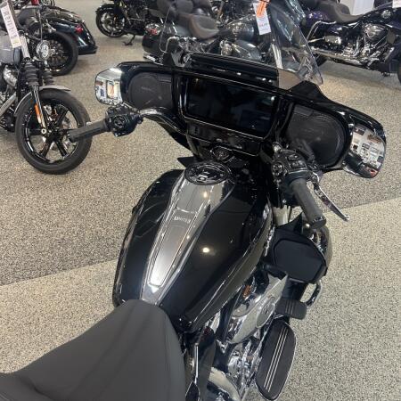 2026 Harley-Davidson® FLHLT Street Glide™ 3 Limited thumb 3