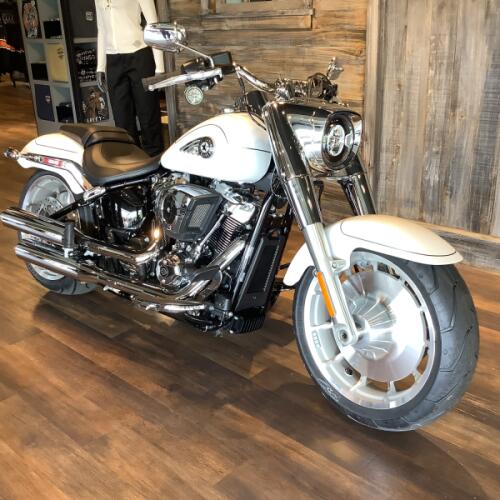 Harley-Davidson® Fat Boy® 2026 FLFB S11-26 White Onyx Pearl Chrome Trim thumb 3