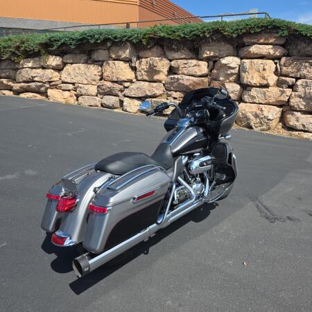Harley-Davidson® Road Glide® Ultra 2017 thumb 2