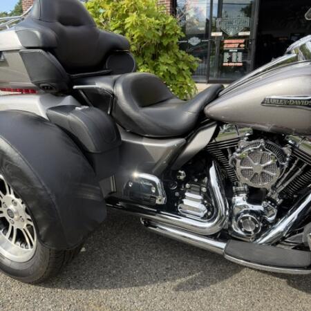2016 Harley-Davidson® Tri Glide® Ultra thumb 2