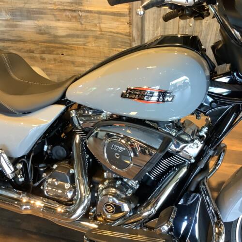 Harley-Davidson® Street Glide® 2026 FLHX T13-26 Dark Billiard Gray Chrome Trim thumb 1