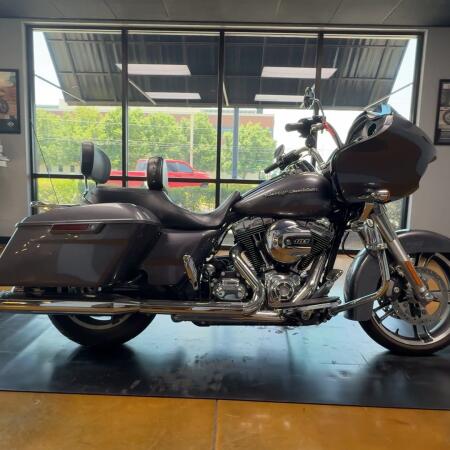 2016 Harley-Davidson® Road Glide® Charcoal Pearl thumb 3
