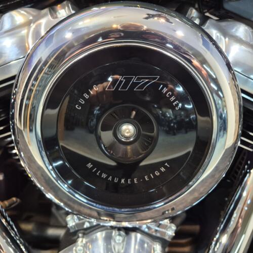 2026 Harley-Davidson® Street Bob® Olive Steel Metallic Chrome Laced Wheels thumb 1
