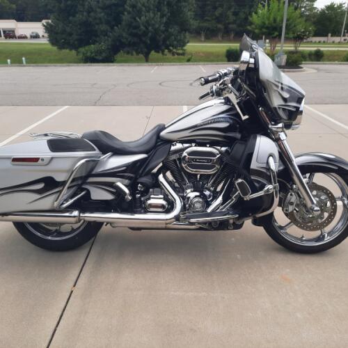 2015 Harley-Davidson® CVO™ Street Glide® Two-Tone Hard Candy Mercury/Smoky Quartz Flames thumb 0