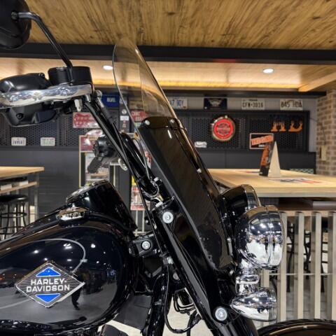 2025 Harley-Davidson® Heritage Classic thumb 0
