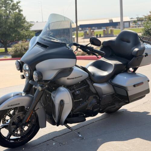 2020 Harley-Davidson® Ultra Limited FLHTK BRSLVDNM/BLKDNM 638347 thumb 0
