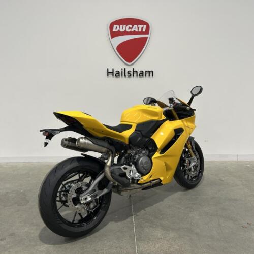Ducati Panigale V2S, Brand new and Unregistered 2026 model. Giallo Yellow Livery thumb 2