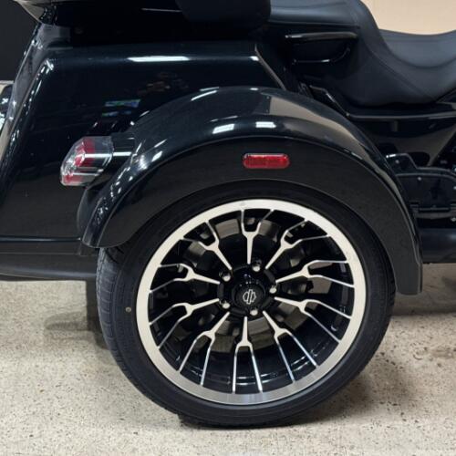 Harley-Davidson® Street Glide 3 Limited 2026 thumb 3