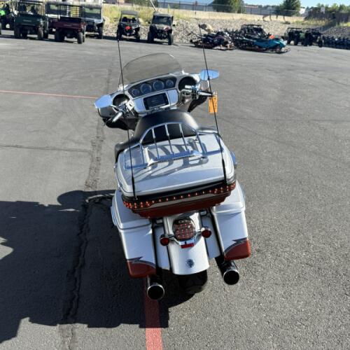 FLHTKSE 2014 CVO™ Electra Glide Ultra Limited® thumb 2