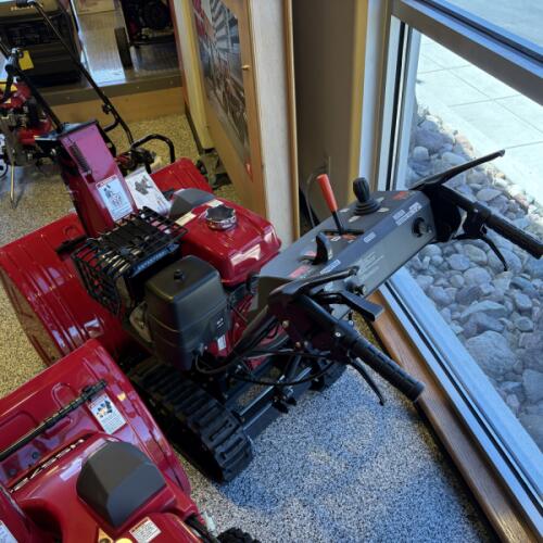 2025 Honda® HSS1332APT thumb 2