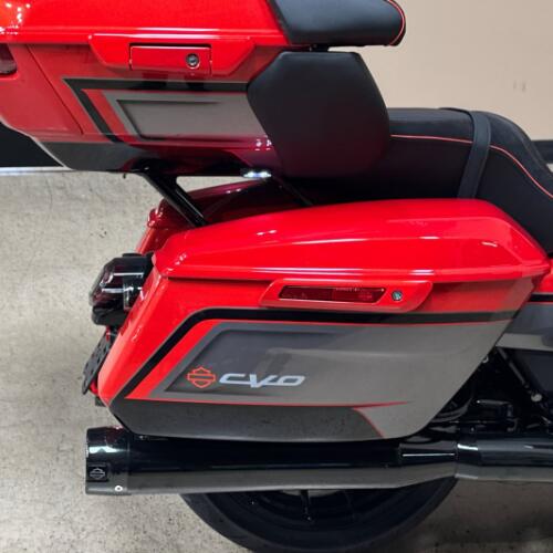 Harley-Davidson® CVO Street Glide Limited 2026 thumb 3