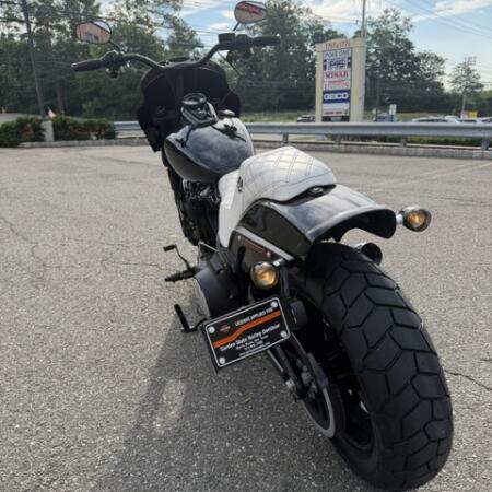 2018 Harley-Davidson® Fat Bob® 114 thumb 1