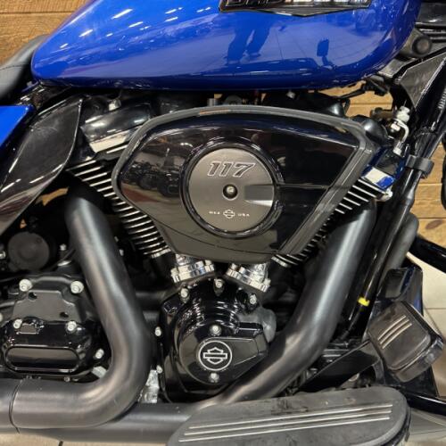 2024 Harley-Davidson® Street Glide® Blue Burst thumb 2