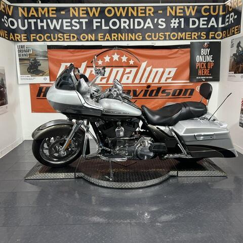 FLTRSE3 2009 CVO™ Road Glide® thumb 3