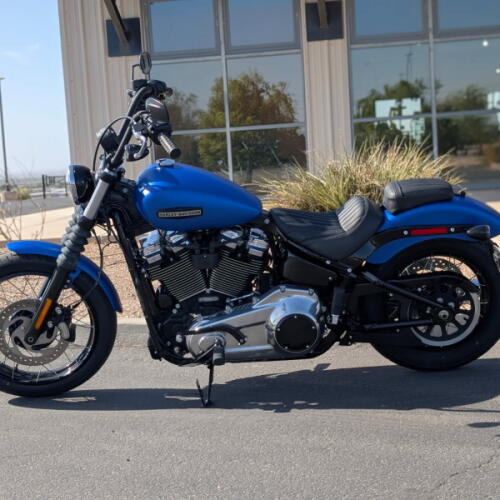 2026 Harley-Davidson® Street Bob® Aurora Blue Denim w/Cast Wheels thumb 3