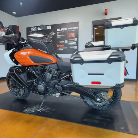 2021 Harley-Davidson® Pan America™ 1250 Special Baja Orange/Stonewashed White Pearl thumb 1